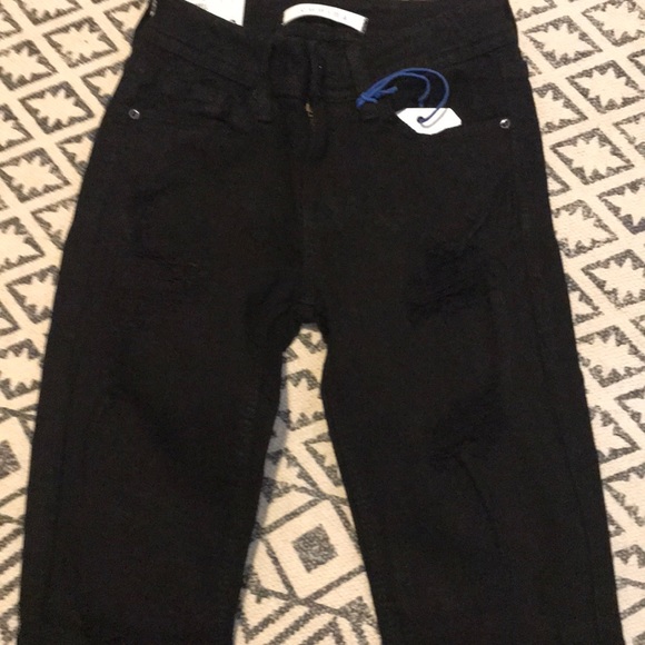 🖤CLEARANCE✨ Destroyed Junior Size Skinny Jeans - Picture 7 of 7